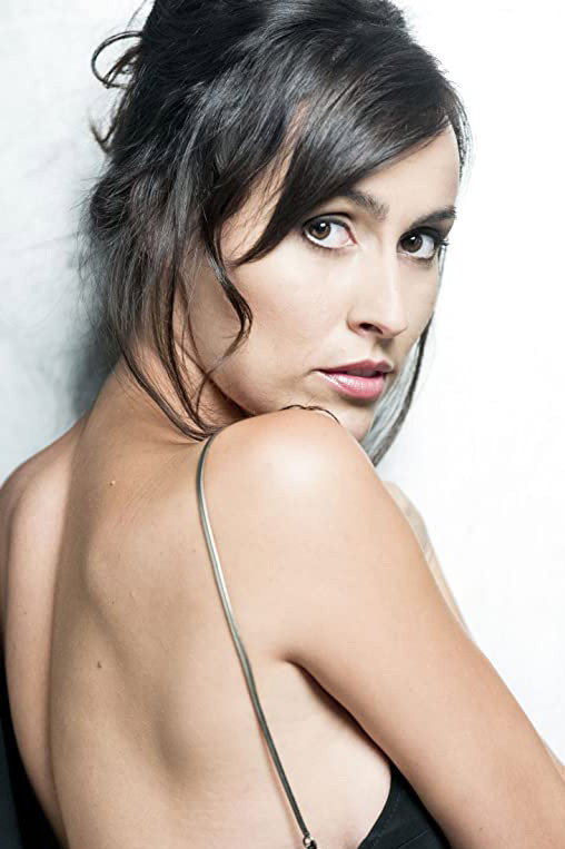 Kata Sarbó as Ava Macon in Mars