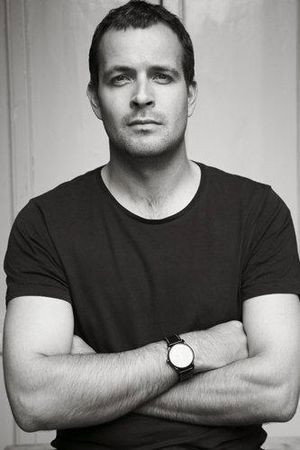 Robert Paterson as Dan Brenner (voice) in Buried