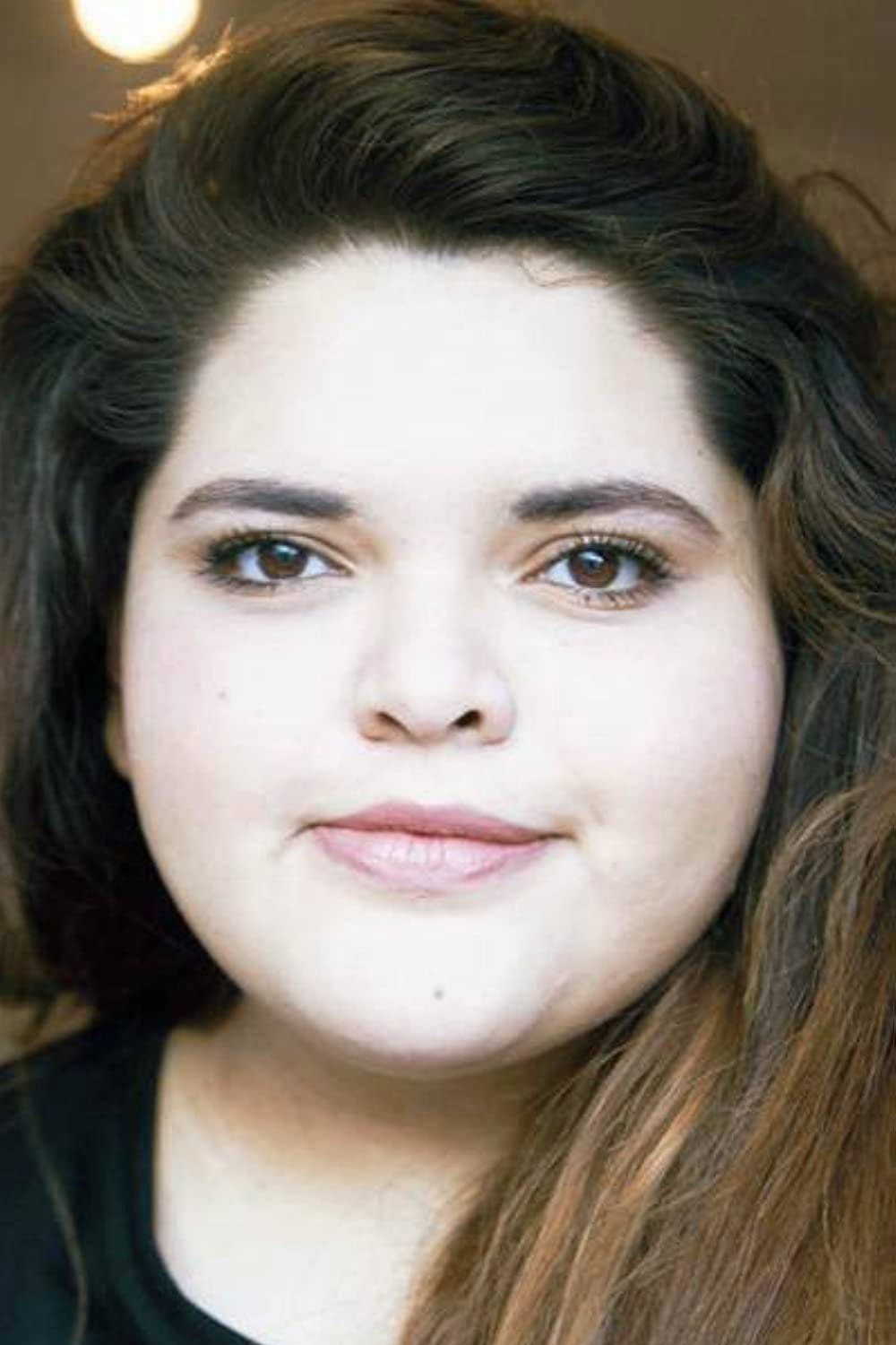 Karen de la Hoya as Tora in Perras
