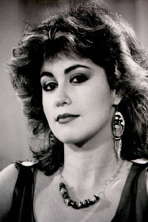 Mariela Alcalá as Mirtha Valdéz in Luz María