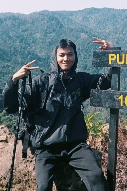 Ezra Faiq Wicaksono as Nizar Cakra in LORO