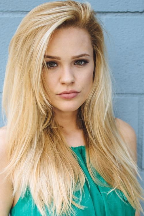 Taylor Hoover as Local Girl in Day of the Dead