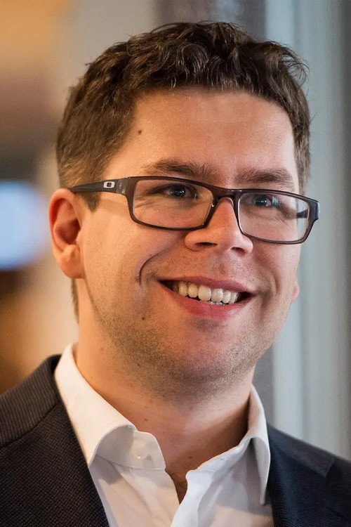 Jon-Ludvig Hammer as Himself in Magnus