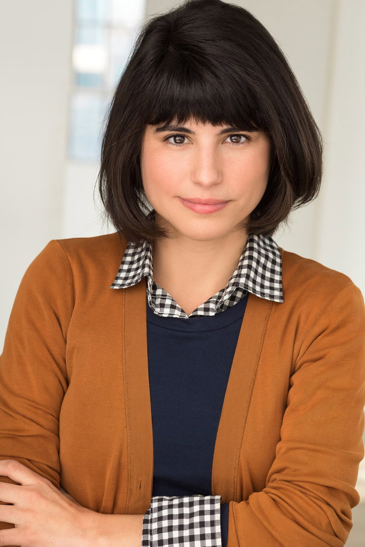 Romina as Christina in Zoo