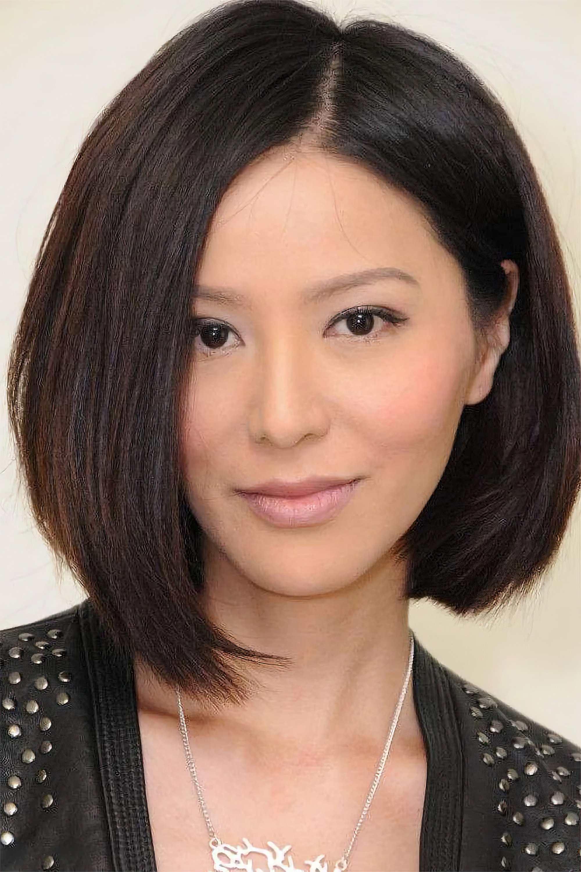 滕麗名 as 阿珍 / Chan Yuk-chun in Old Time Buddy