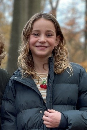 Selma Kjær Kuscu as Alberte in La enfermera