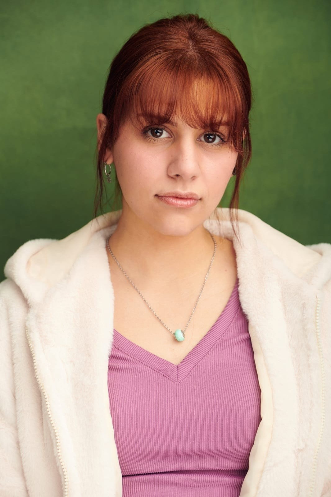 Victoria Naumovitch as Recepcionista/Limpiadora in doppel