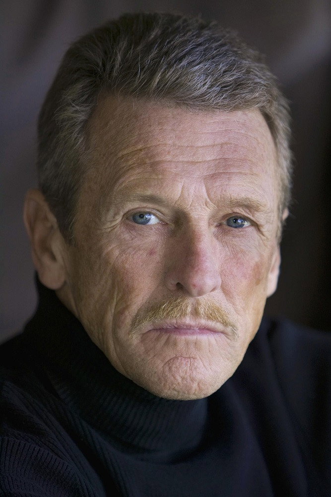 Tony Bonner as Trooper Moore in Inn of the Damned