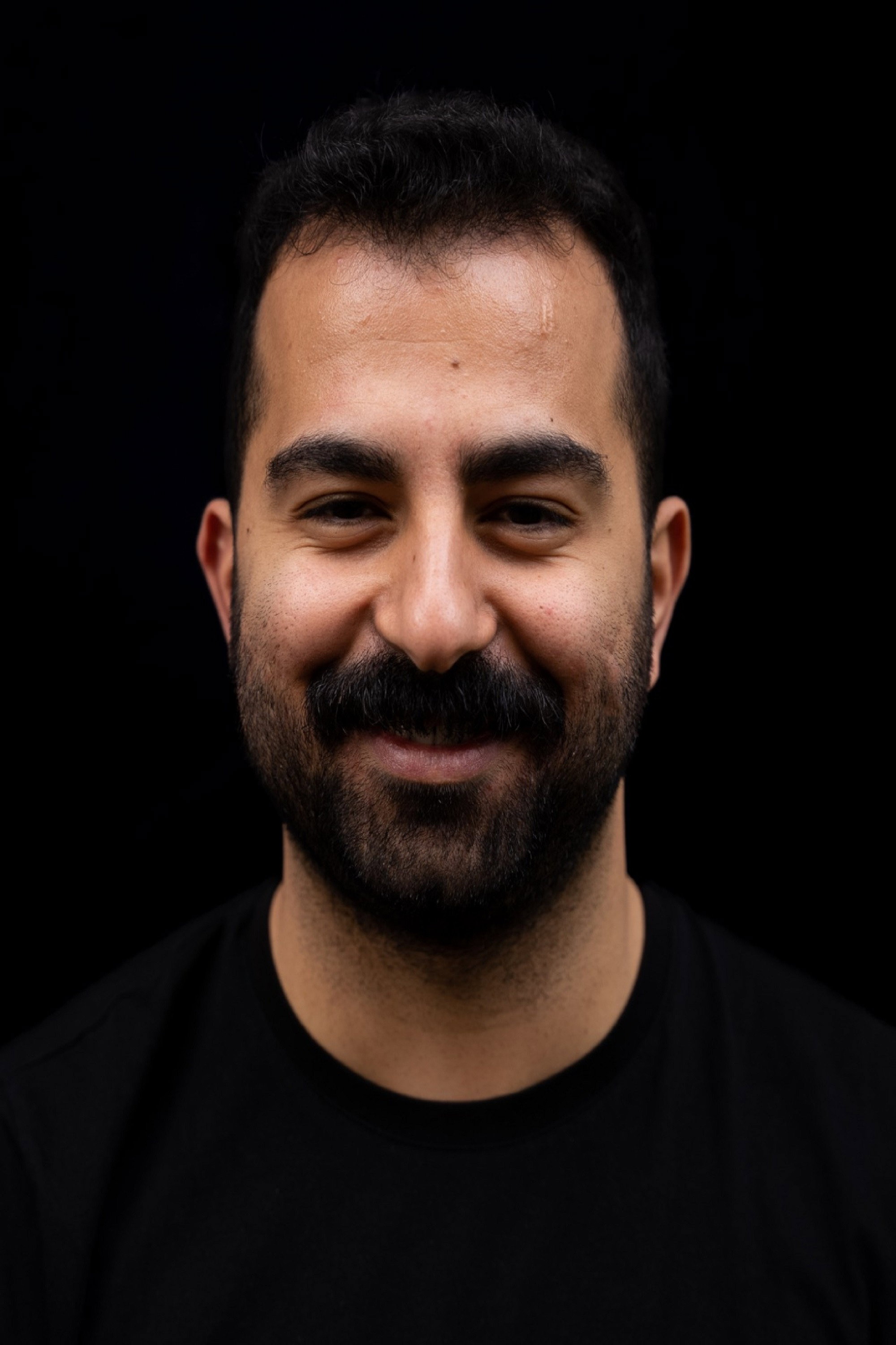 Ozan Talay as Mert in Treasure Hunters