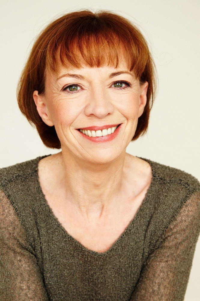 Lorna Lesley as Cathy in Just Out Of Reach