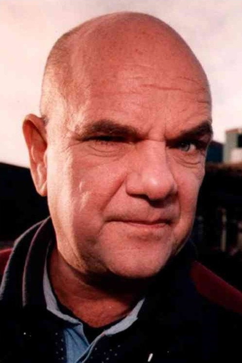 Roland Jansson as Bertil in Everybody Loves Diamonds