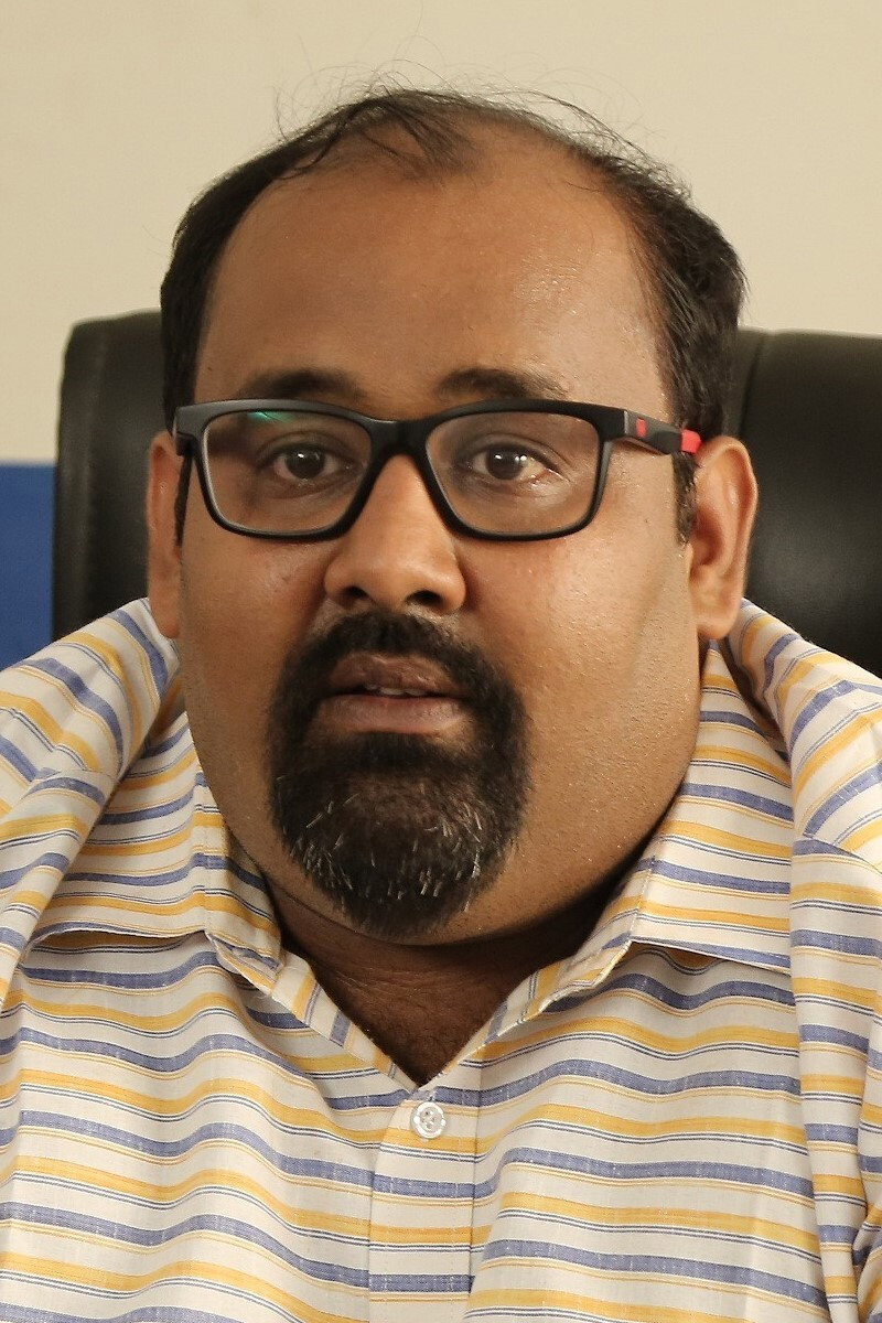 Pradeep K Vijayan as Kaundhi in Hey! Sinamika