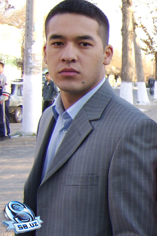 Ulug'bek Qodirov as Akmal in Sevginator