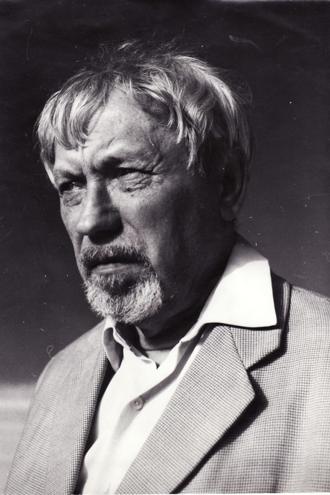 Juozas Miltinis as inžinierius Virkutis in Steps in the Night