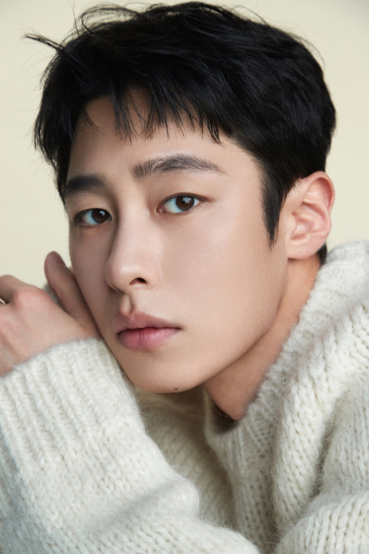 이재욱 as Baek Kyung in Extraordinary You