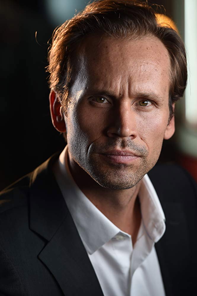 Tobias Jelinek as Vine in Fire City: End of Days