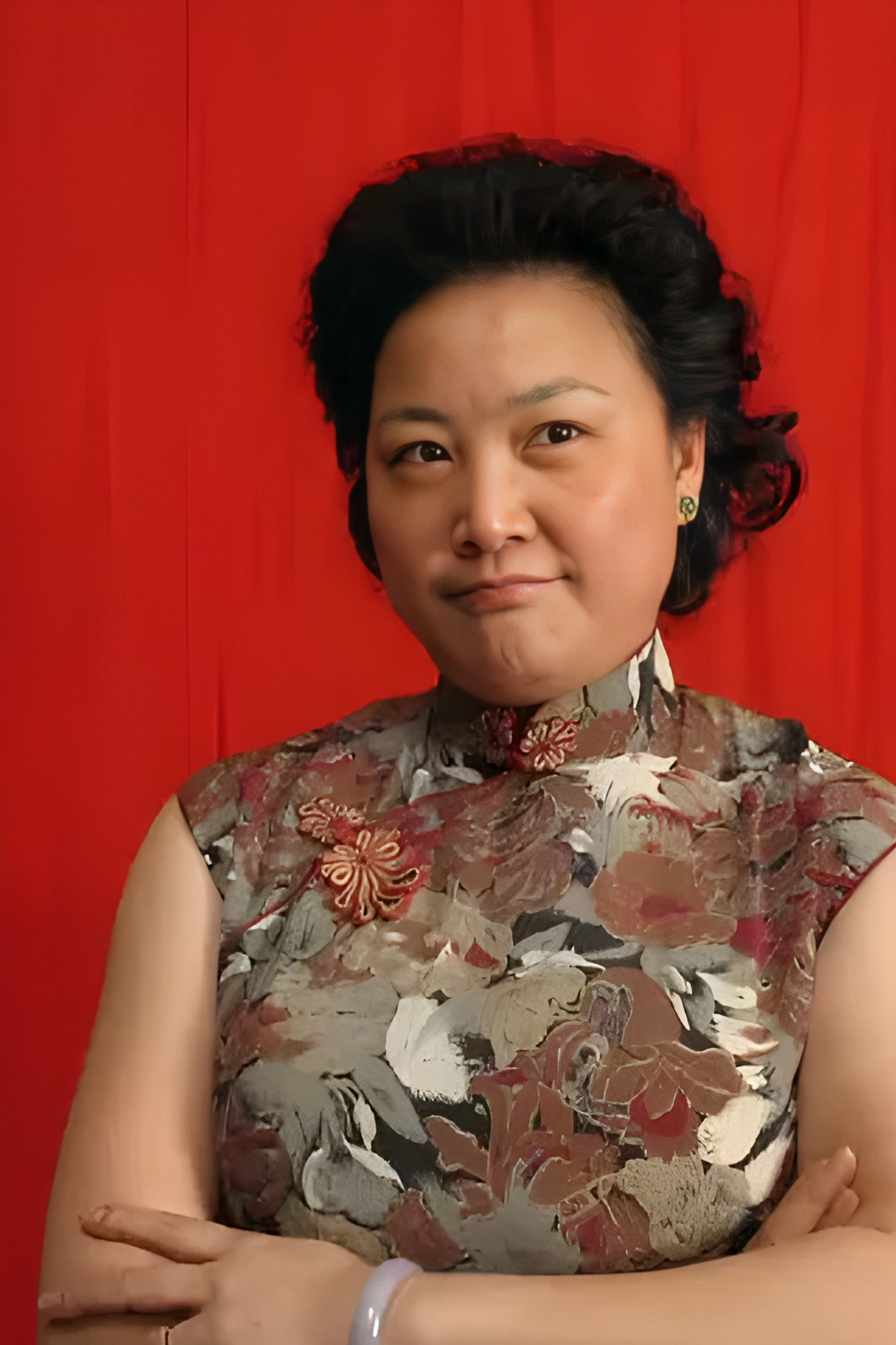 黄伟香 as 刘丽琼（八姑 / 包租婆） in House of 72 Tenants