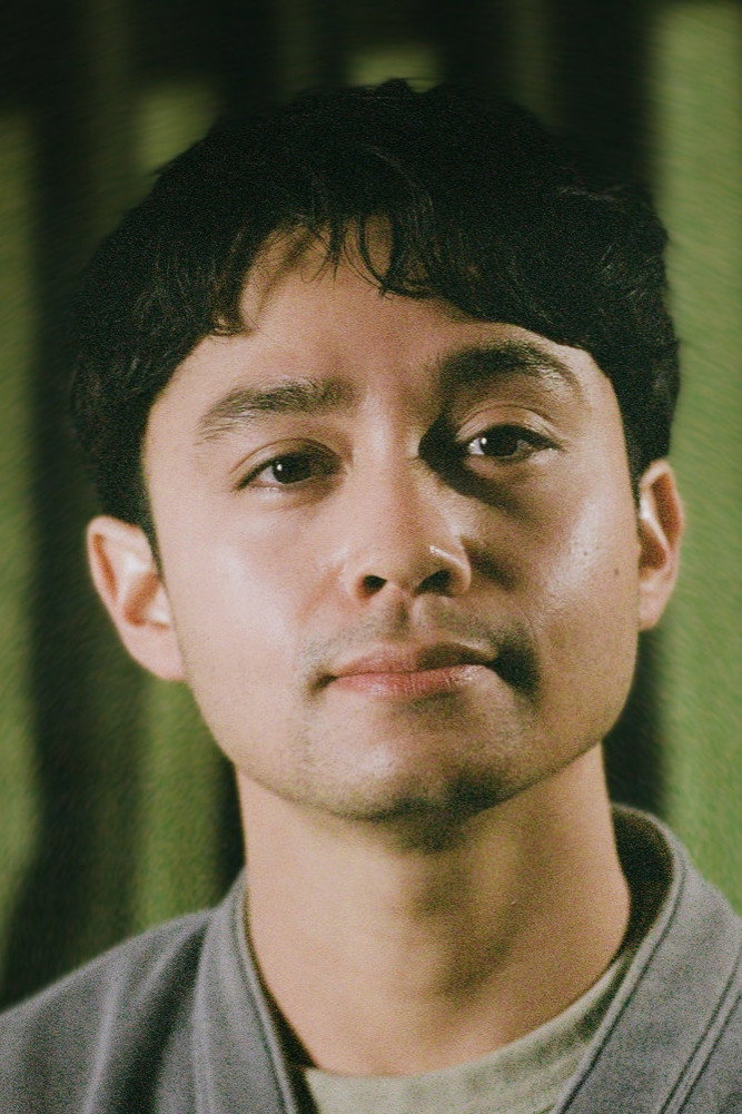 Jordan Mendoza as Carlin in Maurice On Mars