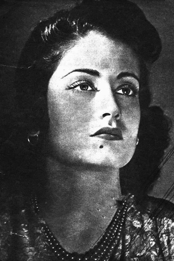 Asmahan as نادية in The Victory of Youth