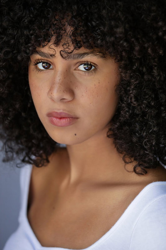 Rachel Ogechi Kanu as Olivia (as Rachel Kanu) in Funkboy