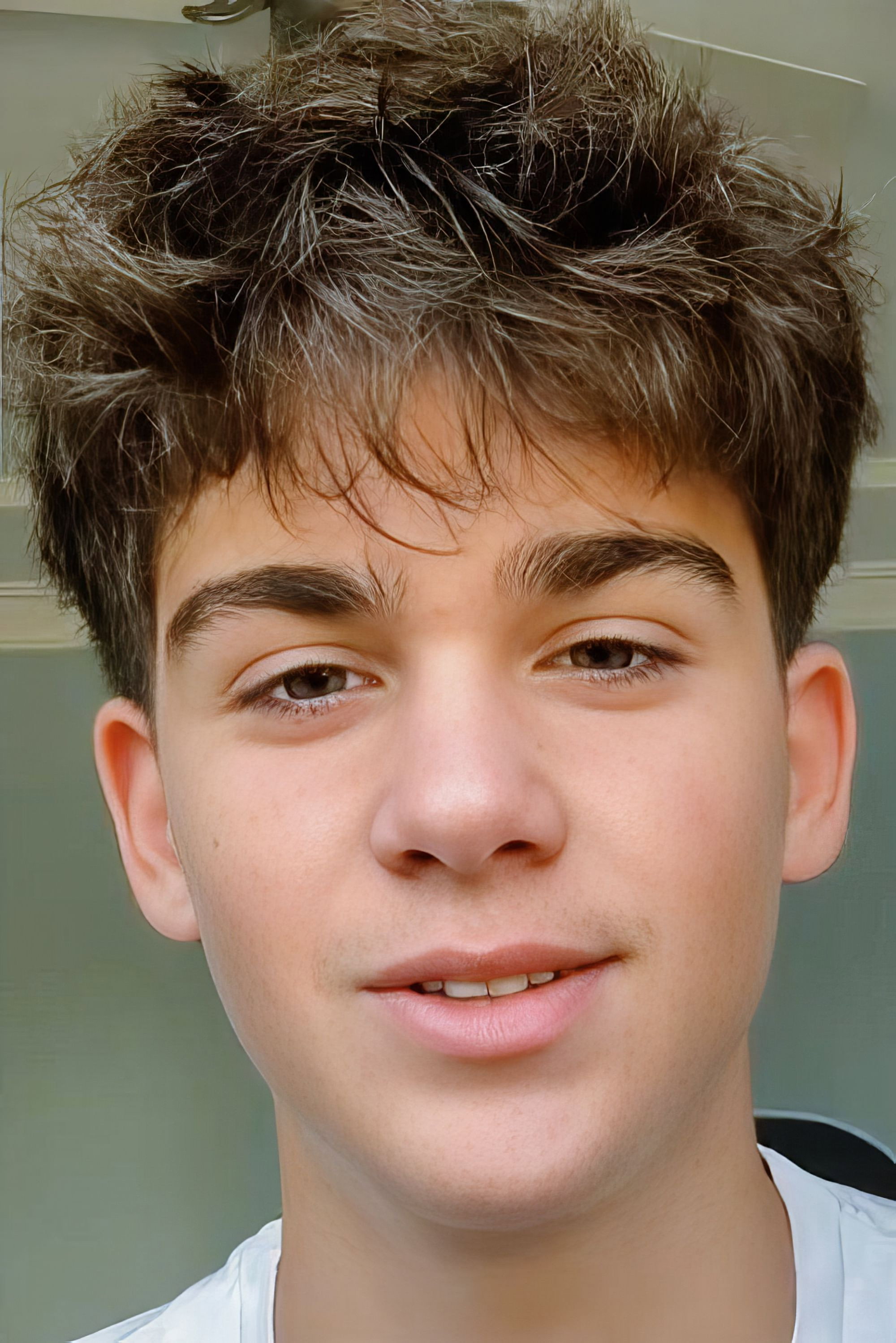 Ali Kayra Gürel as Yigit Efe in Kod Adı: Kırlangıç