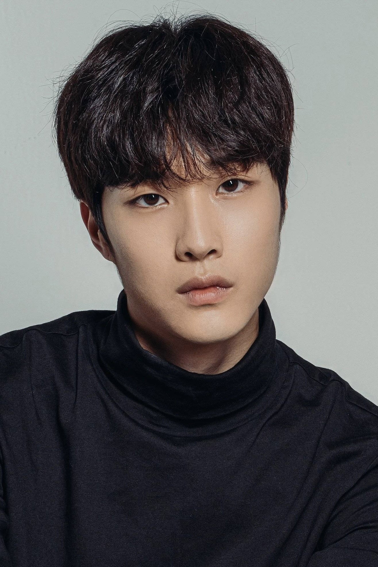 이종원 as Hwang Tae-yong in The Golden Spoon