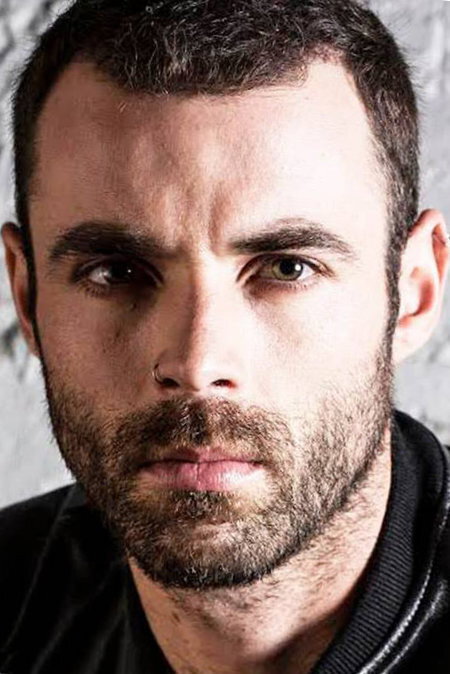 Jaume Mateu as Simón Narváez in La Bella y las Bestias