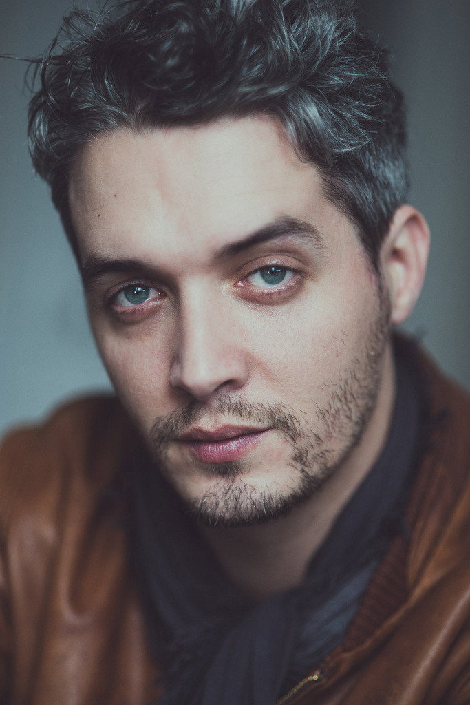 Sylvain Dieuaide as Julien in Dans la chambre