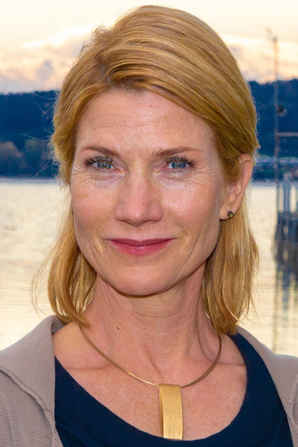 Astrid M. Fünderich as Hedi Asmussen in Das Menschenmögliche