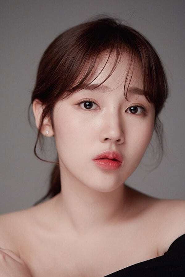 강이서 as Yu-sung in The Woman Who Ran