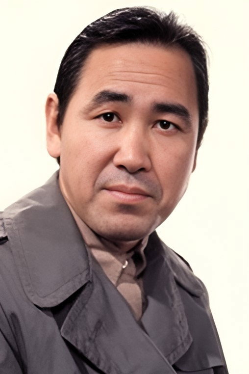 室田日出男 as Kyuzo Nishio in The Island Closest to Heaven