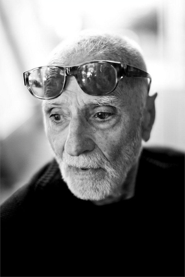 Mario Monicelli as Himself in Next to the Colosseum there’s Monti