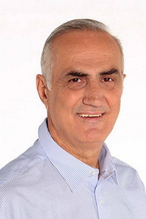 Περικλής Αλμπάνης as Father Fanourios in Murders on the Belfry