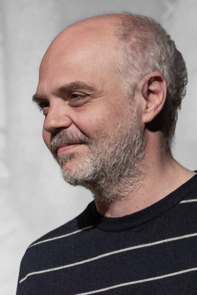 Eduardo Leyrado as Werner in Las puertas del cielo