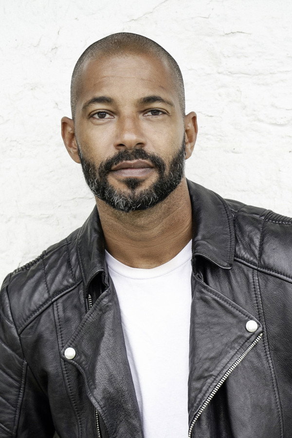 Tyron Ricketts as AFRO Deutscher in Afro Deutsch