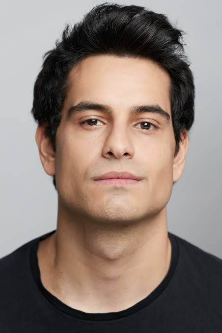 Anton Kostov as Juan in Aşk Tuzağı