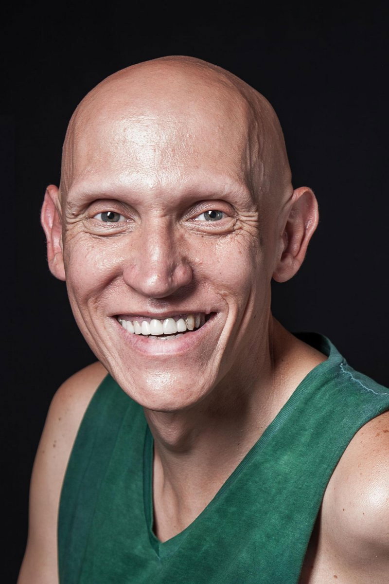 Alberto Tierrez as Paralítico in A-normal Bus