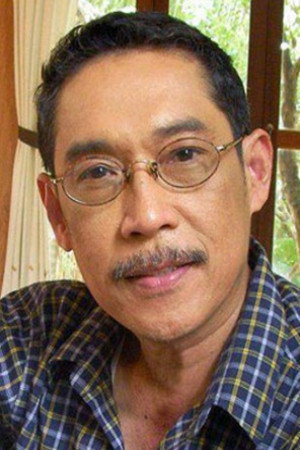 สุรศักดิ์ ชัยอรรถ as Khun Mongkol (Matsi's Father) in Tiwa Sorn Dao