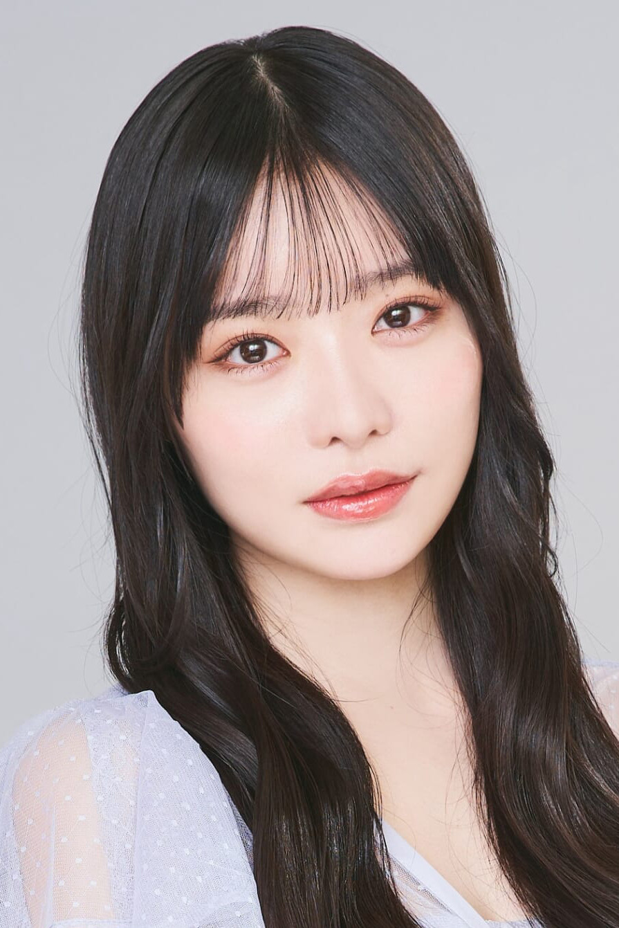 Momoha Takatsuru as Chizuru Yamamoto in Time Machine Girl
