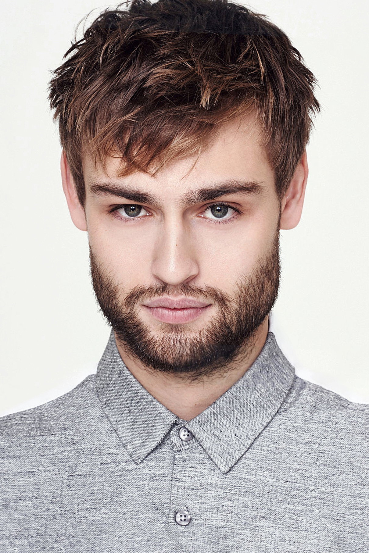 Douglas Booth as Boy George in Mystery Music Show: King of Mask Singer