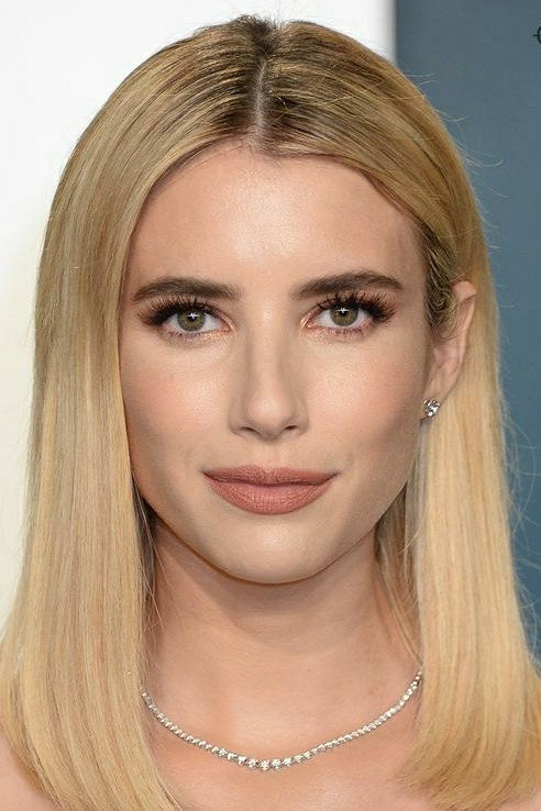 Emma Roberts as Lena Haloway in Delirium
