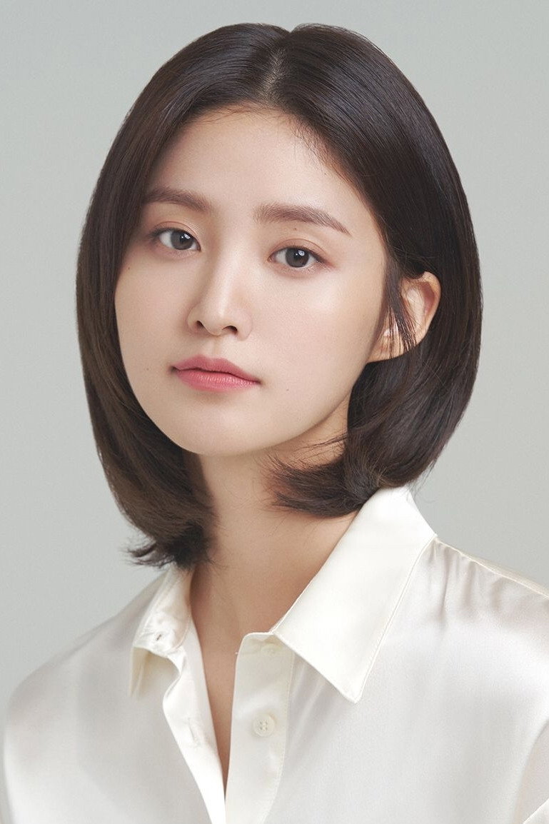 박정화 as Anita / Lee Chae Ri in Mask