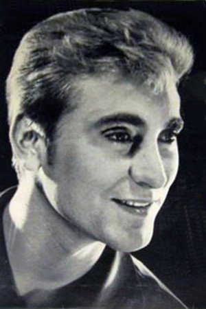 Jacques Mels as Le chanteur in Kisss.....
