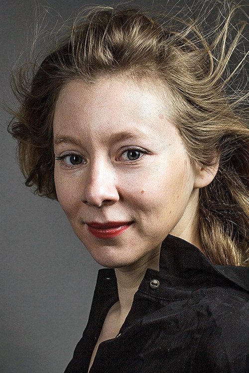 Géraldine Martineau as Aglaée in The New Kid
