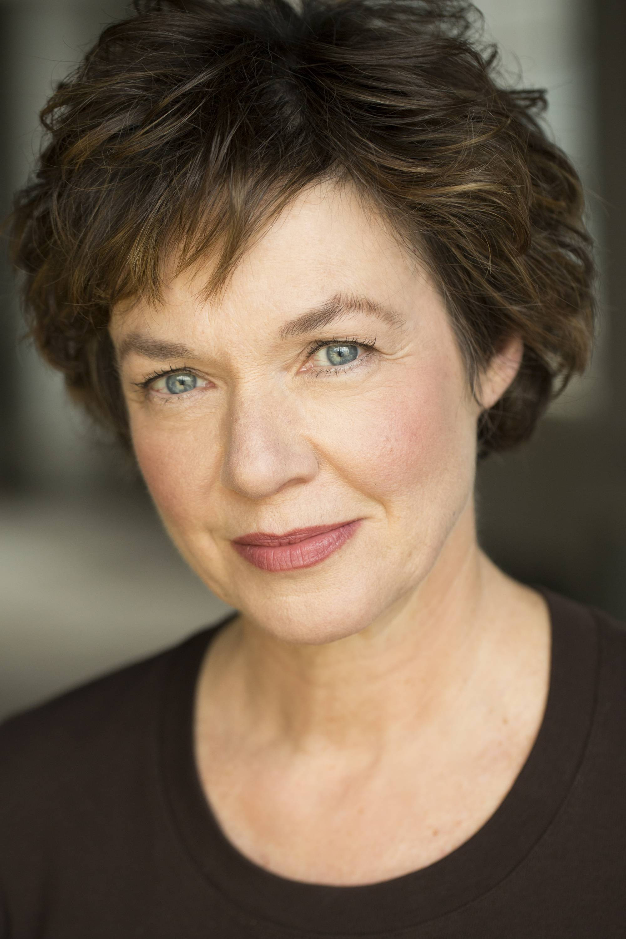 Elizabeth Ann Townsend as Evelyn Davis in The Nature of Romance