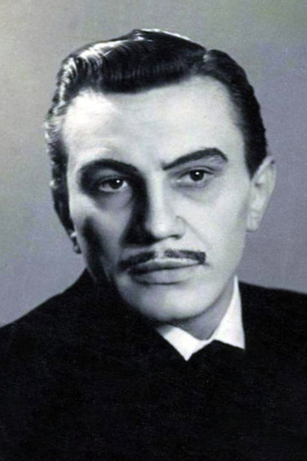 Dragomir 'Gidra' Bojanić as Kondor in Walter Defends Sarajevo