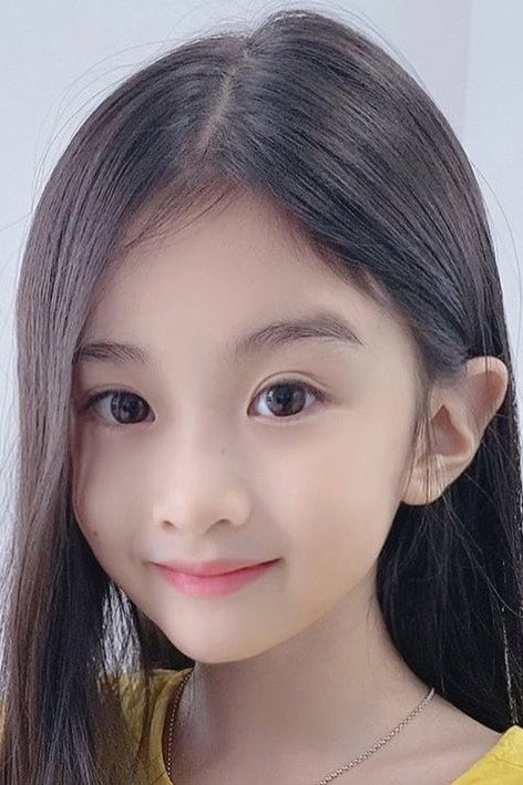이아라 as Eun Seo Yeon [Child] in Vengeance of the Bride