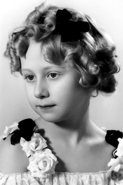 Betsy Gay as Young Girl (uncredited) in How Spry I Am