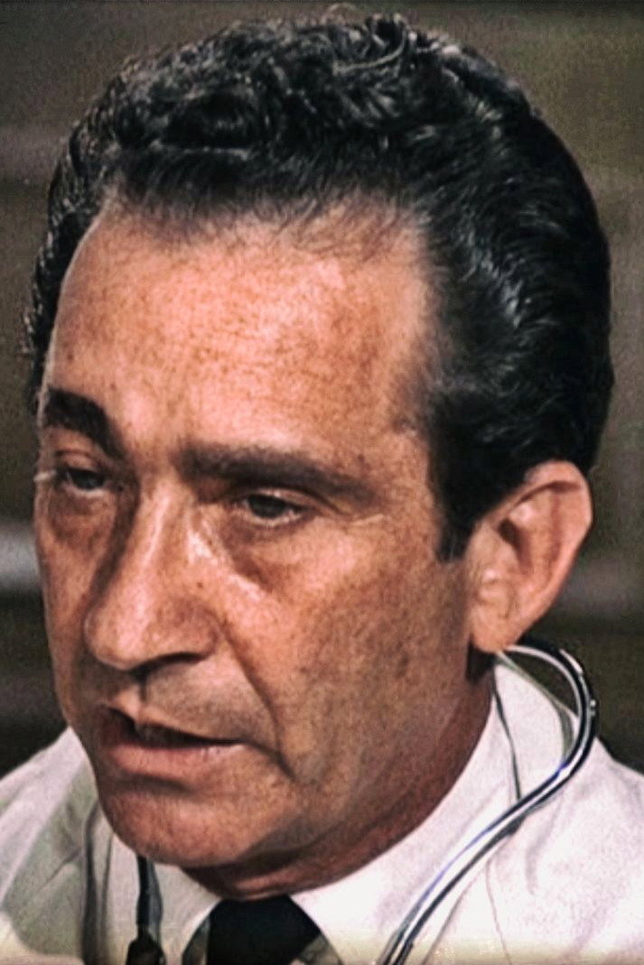 Than Wyenn as Hunter in The Boy and the Pirates