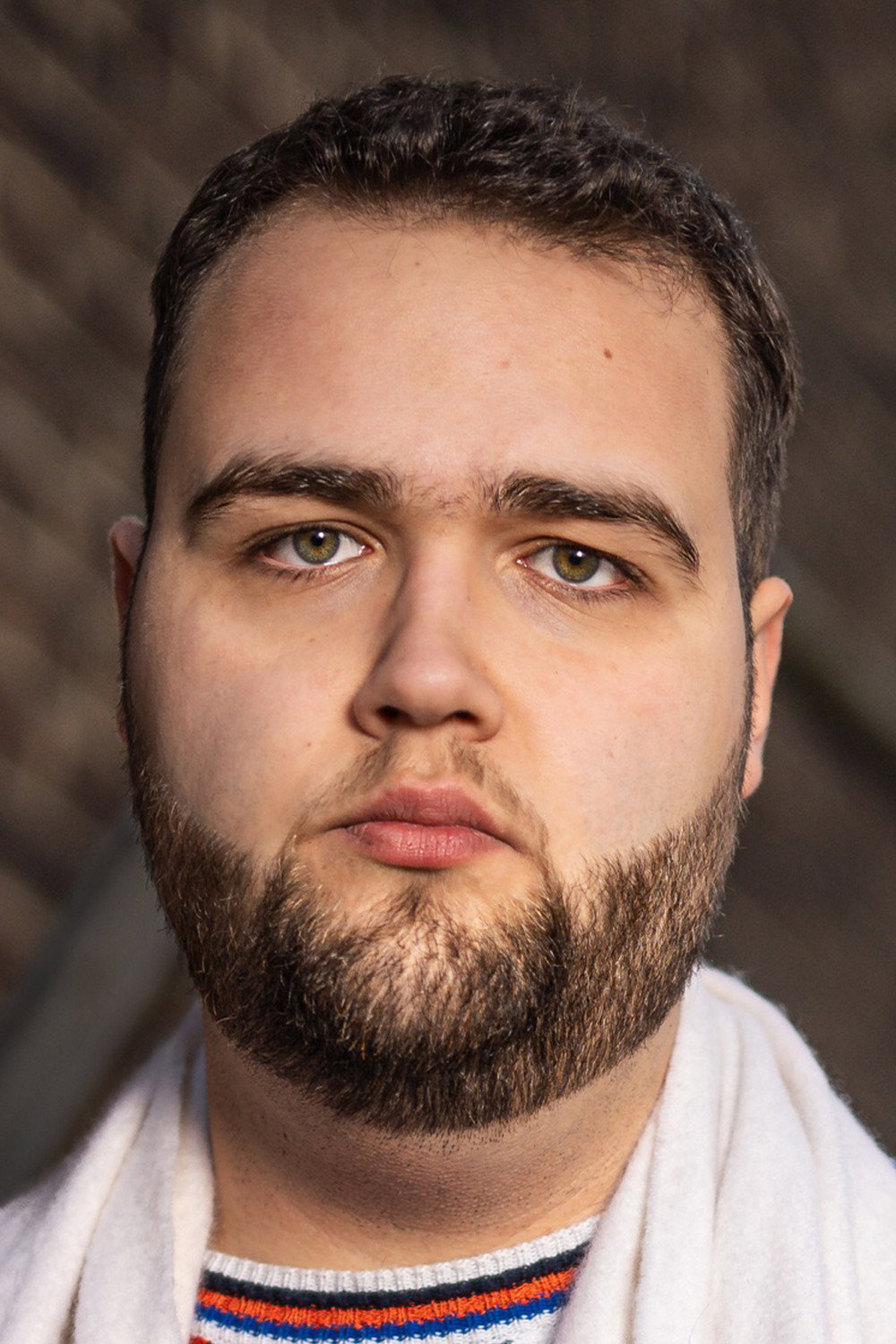 Sezgin Güleç as Özgür in Fabula